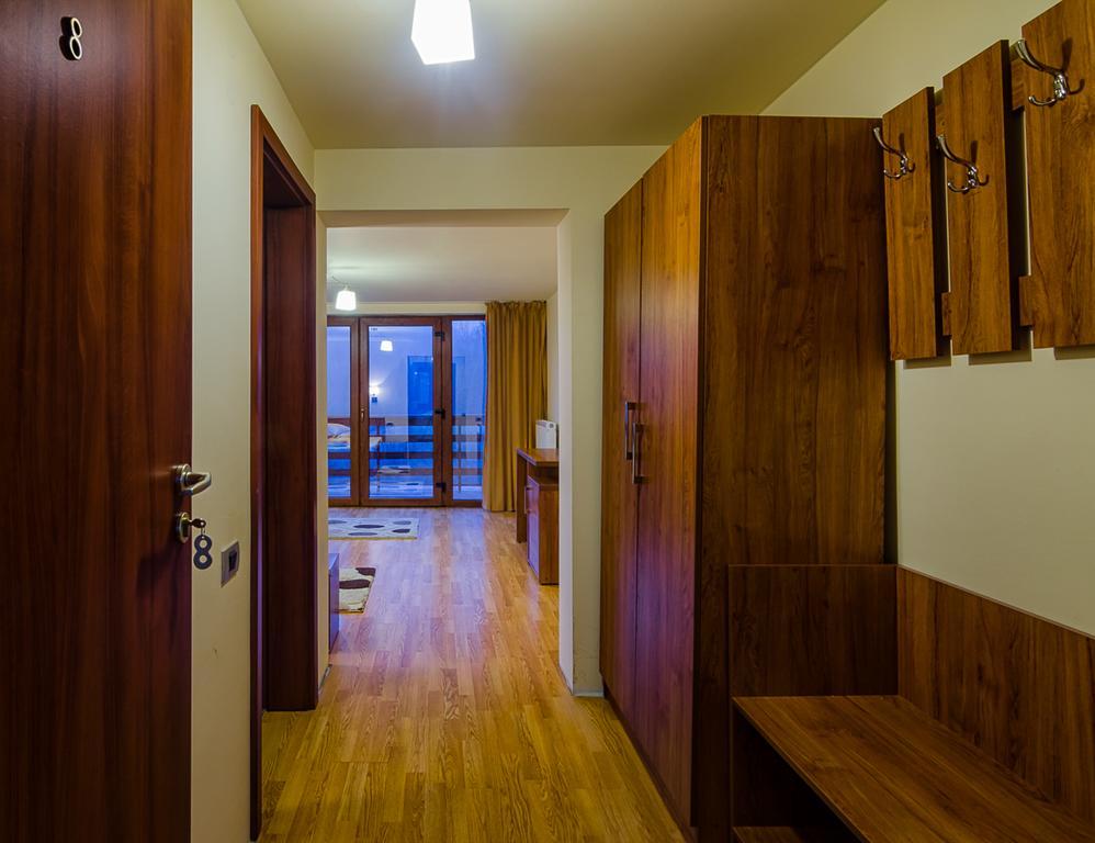 Panorama Pietrei Craiului Hotel Zarnesti Exterior photo
